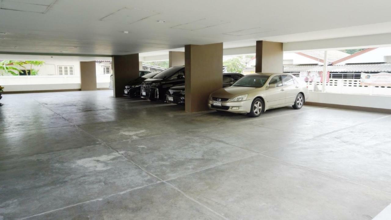 The Greenery Central Suite & Hotel Chiang Mai Bagian luar foto