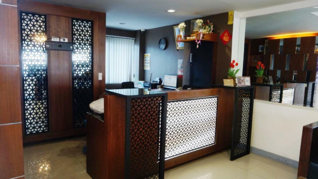 The Greenery Central Suite & Hotel Chiang Mai Bagian luar foto