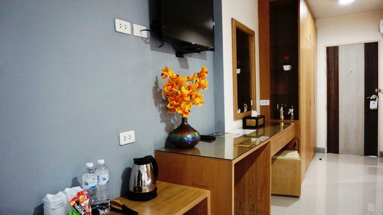 The Greenery Central Suite & Hotel Chiang Mai Bagian luar foto