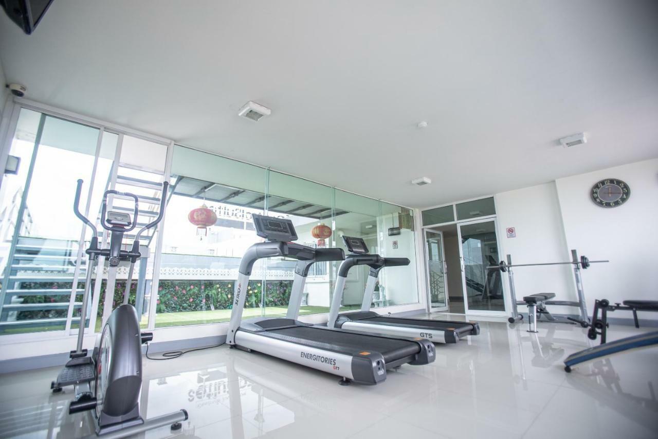 The Greenery Central Suite & Hotel Chiang Mai Bagian luar foto