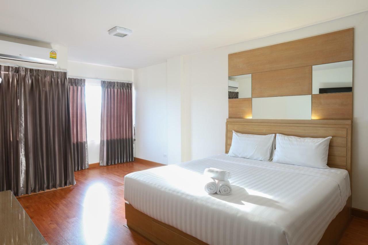 The Greenery Central Suite & Hotel Chiang Mai Bagian luar foto