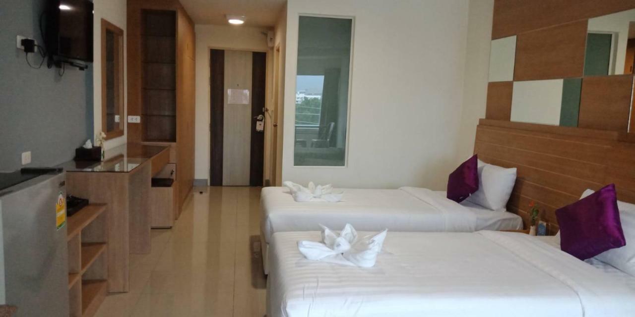 The Greenery Central Suite & Hotel Chiang Mai Bagian luar foto