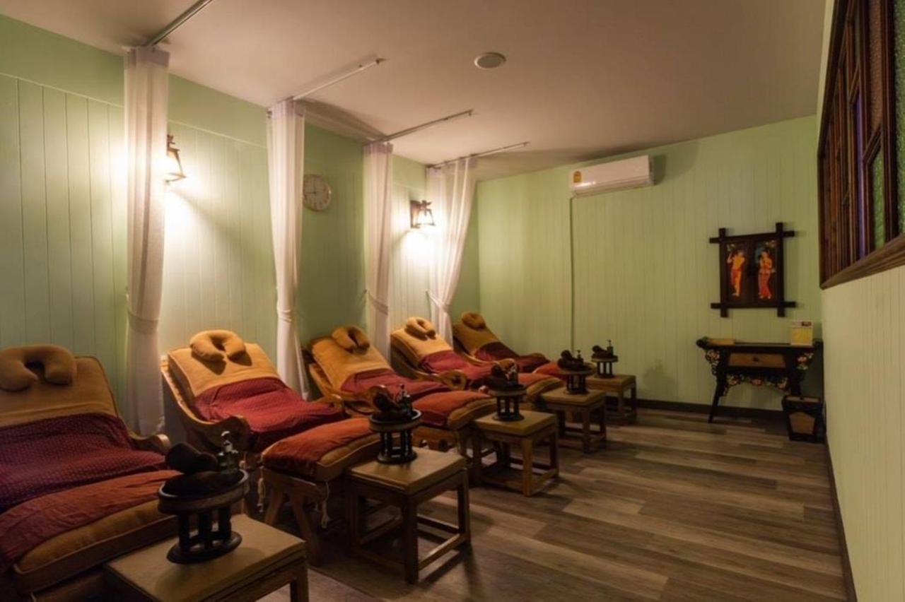 The Greenery Central Suite & Hotel Chiang Mai Bagian luar foto