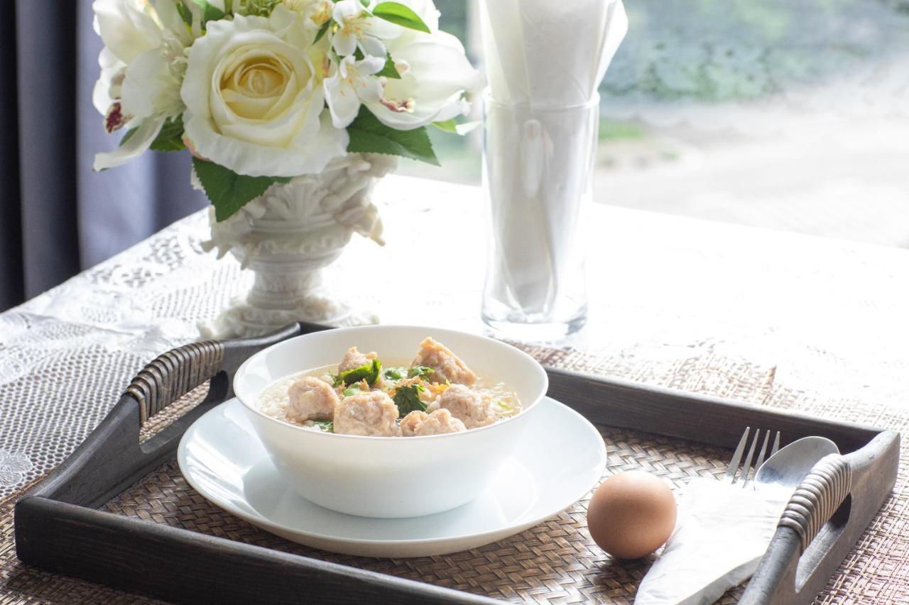 The Greenery Central Suite & Hotel Chiang Mai Bagian luar foto
