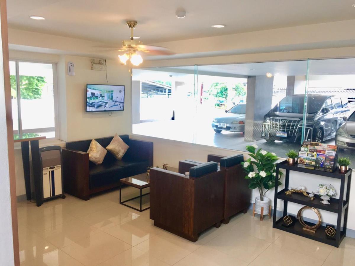 The Greenery Central Suite & Hotel Chiang Mai Bagian luar foto