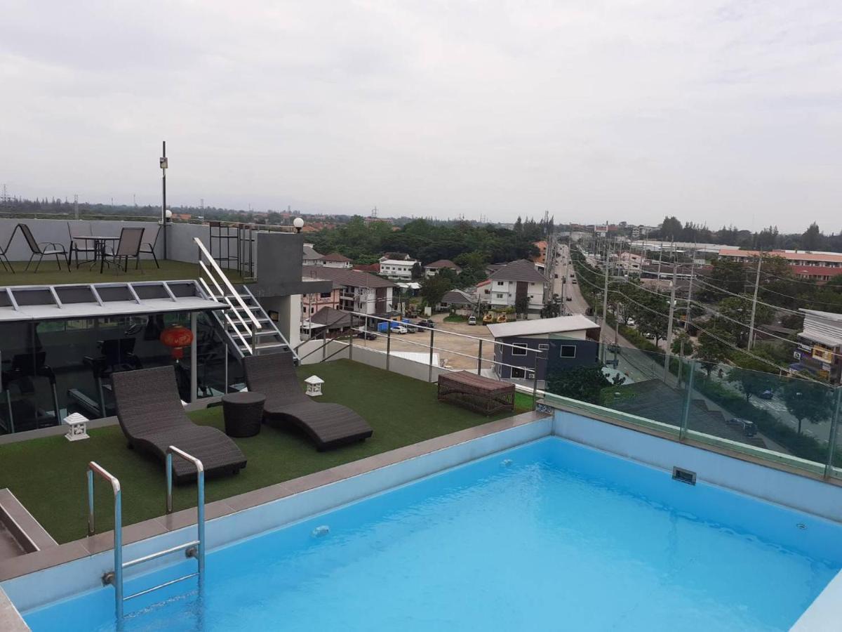 The Greenery Central Suite & Hotel Chiang Mai Bagian luar foto