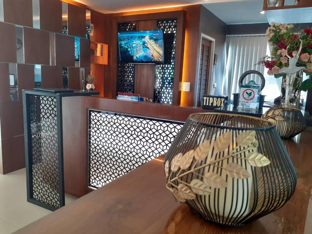The Greenery Central Suite & Hotel Chiang Mai Bagian luar foto