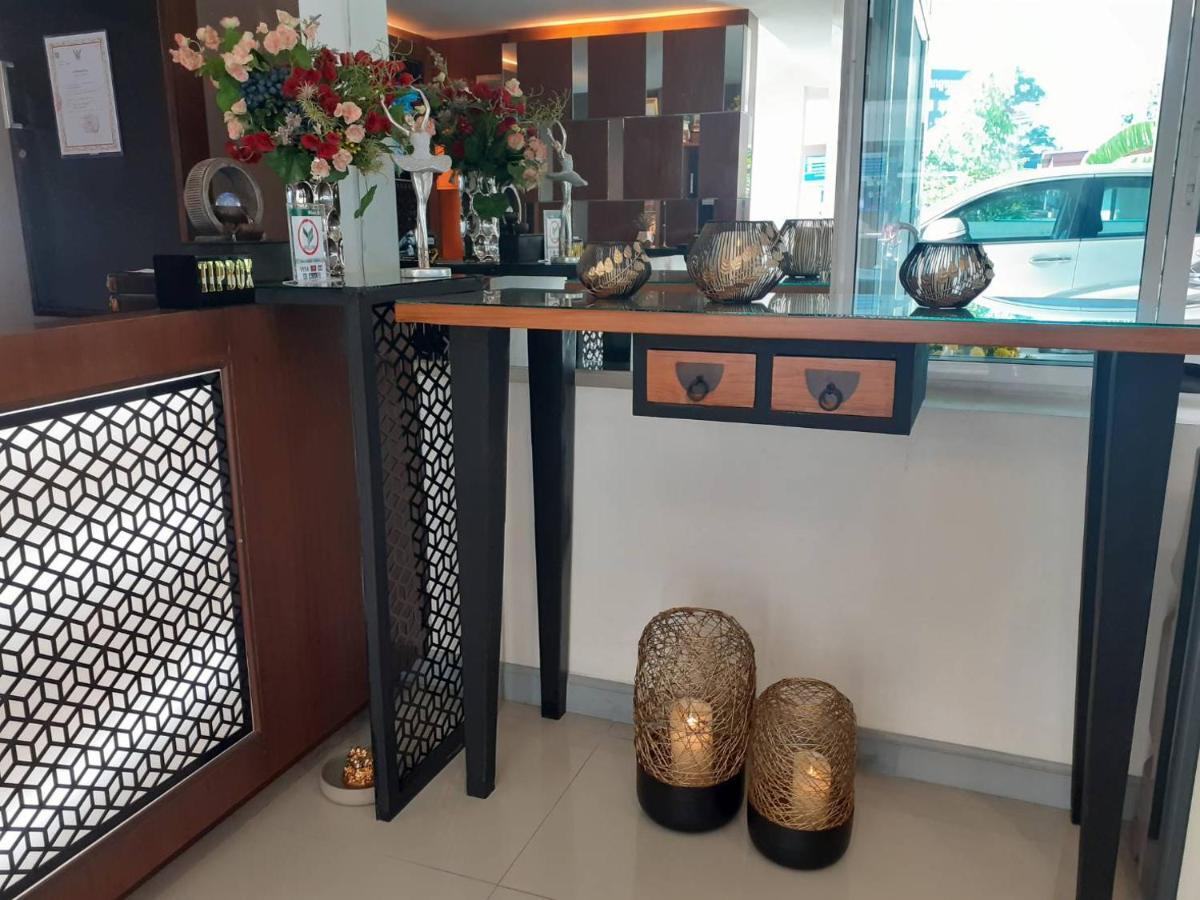 The Greenery Central Suite & Hotel Chiang Mai Bagian luar foto